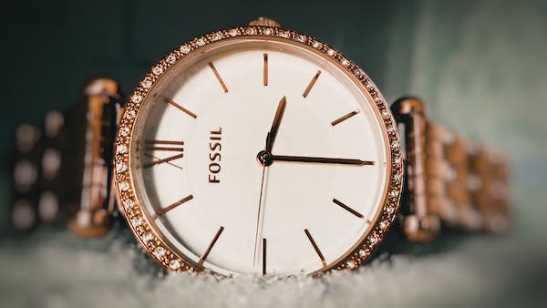 When Is the Best Time to Buy Fossil Smart Watches for Women?  